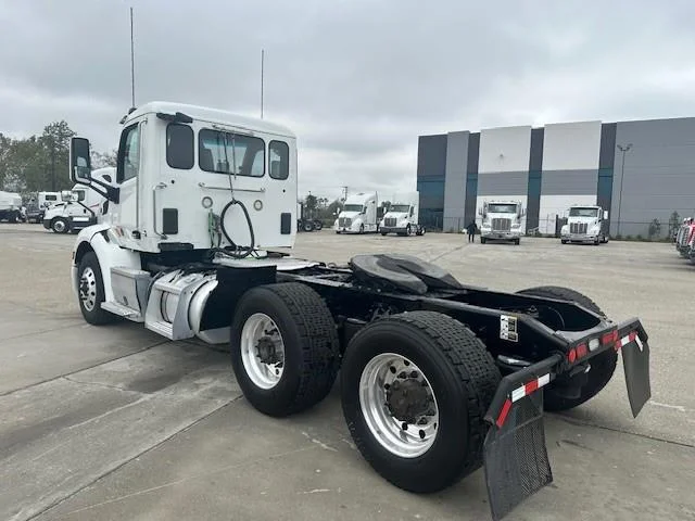 2020 Peterbilt 579 - image 9