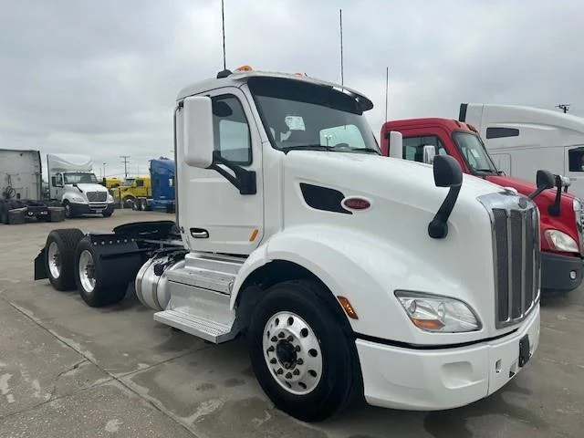 2020 Peterbilt 579 in Fontana, CA — photo 6