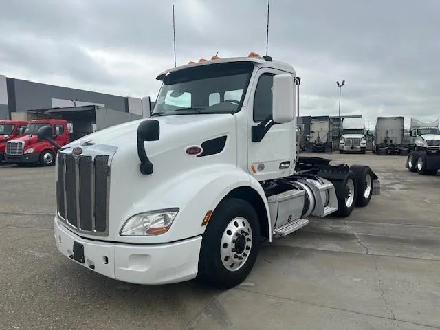 2020 Peterbilt 579 in Fontana, CA — photo 3