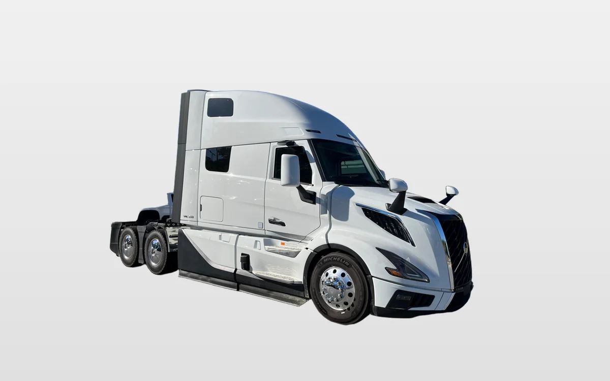 2025 Volvo - image 1