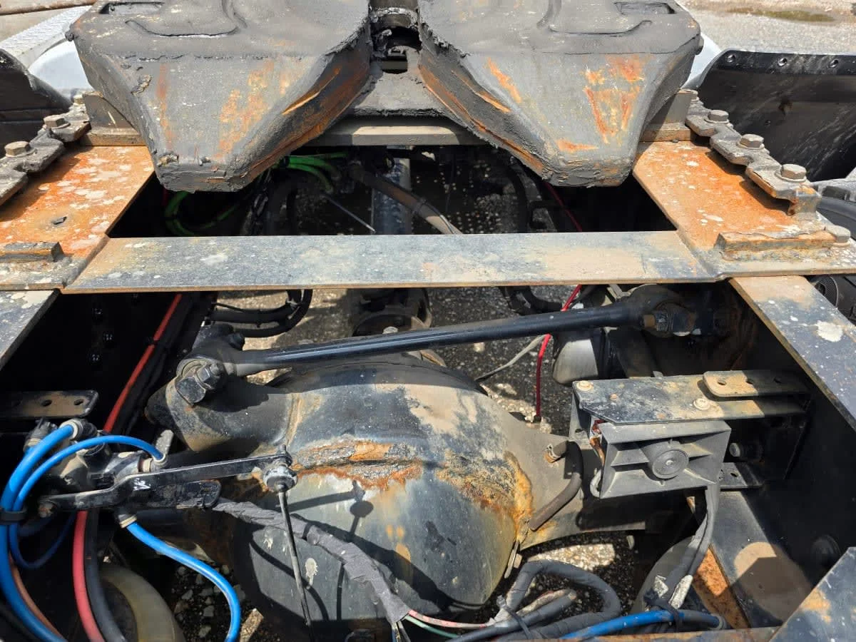 2019 Freightliner Cascadia - image 14