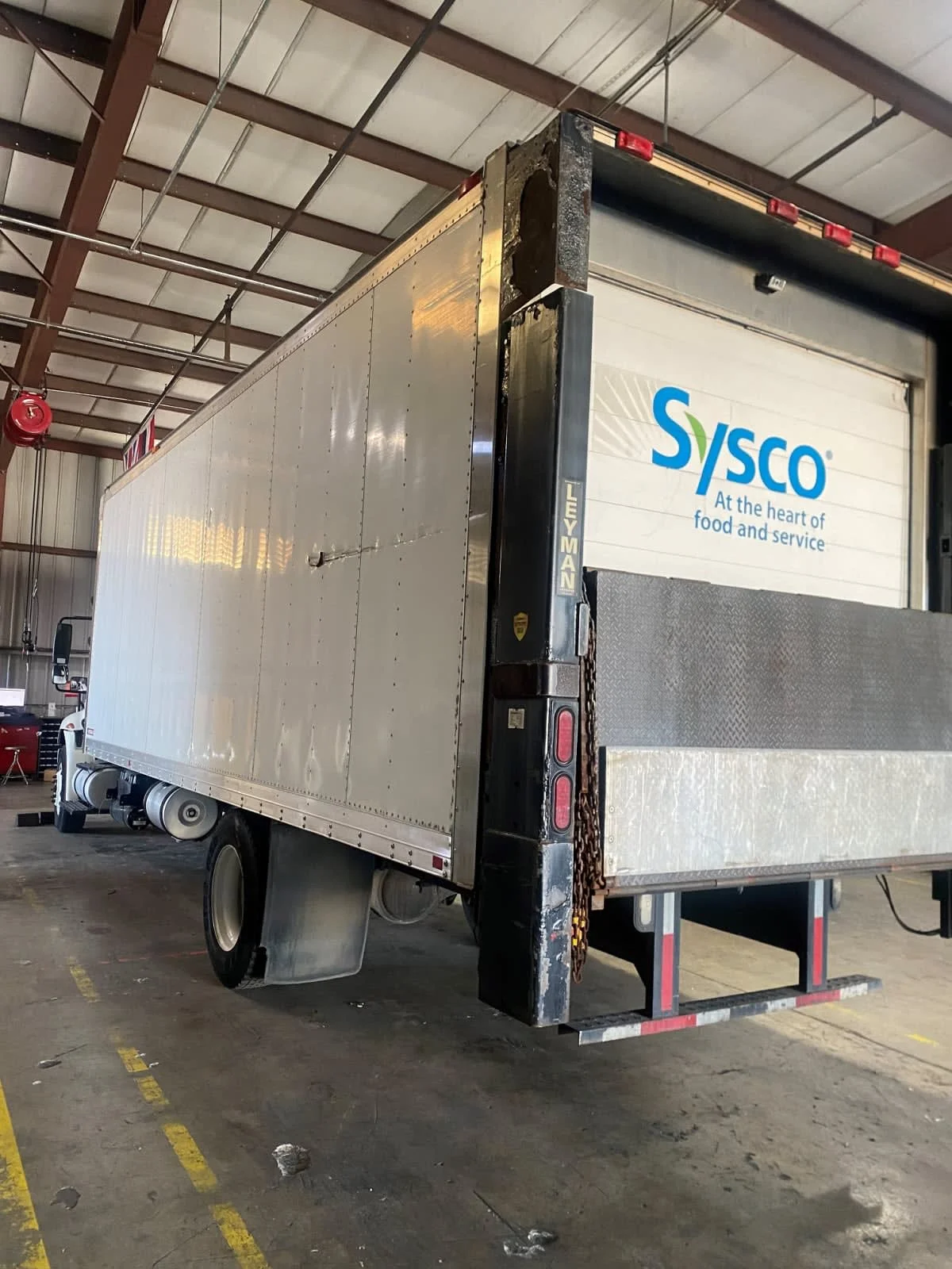 2015 International 4300 - image 10