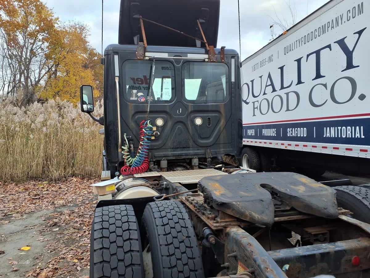2018 Freightliner Cascadia - image 5