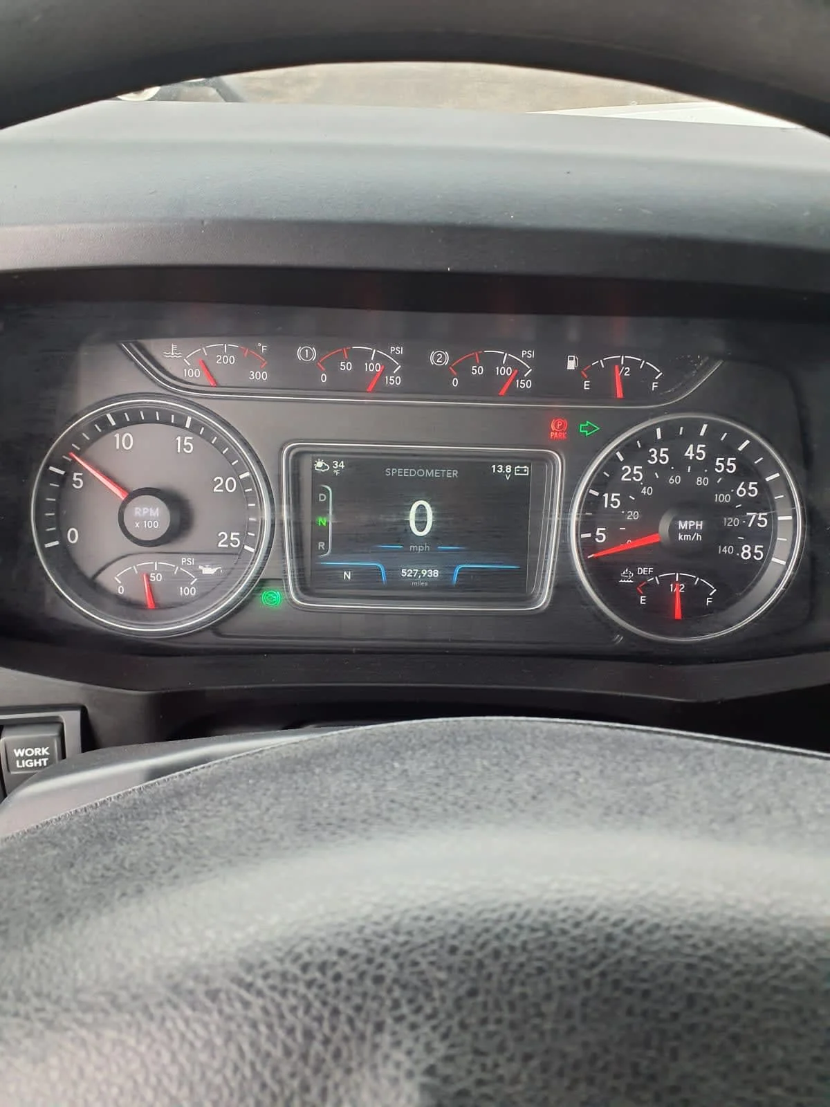 2019 International LT - image 10