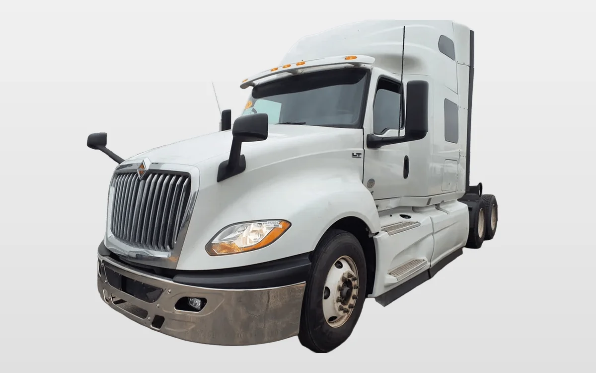 2019 International LT - image 1