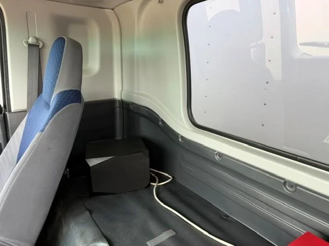 2022 Isuzu FTR — photo 32