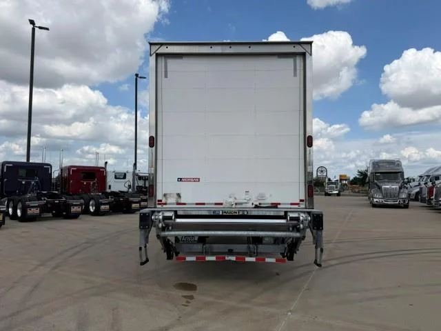 2022 Isuzu FTR — photo 7