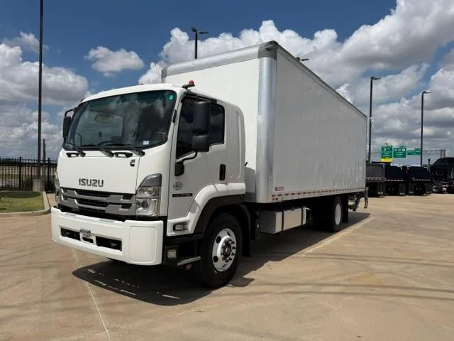2022 Isuzu FTR — photo 2