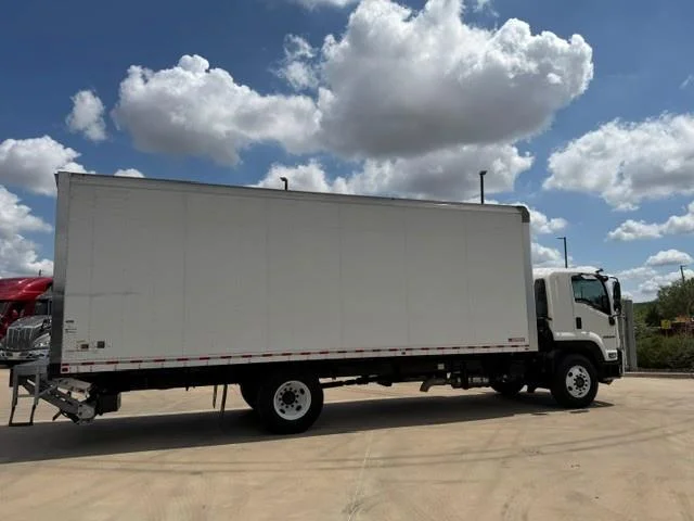 2022 Isuzu FTR — photo 9