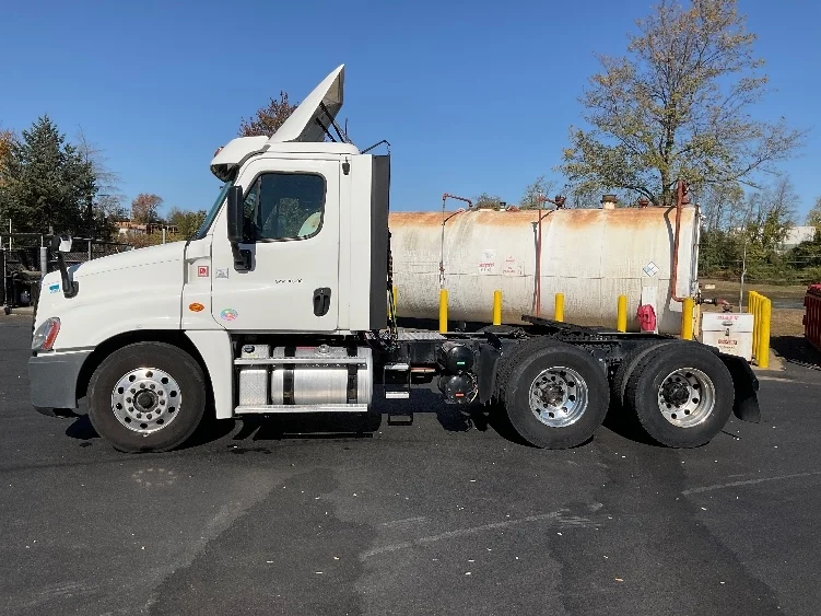 2018 Freightliner Cascadia in Milford, DE — photo 4