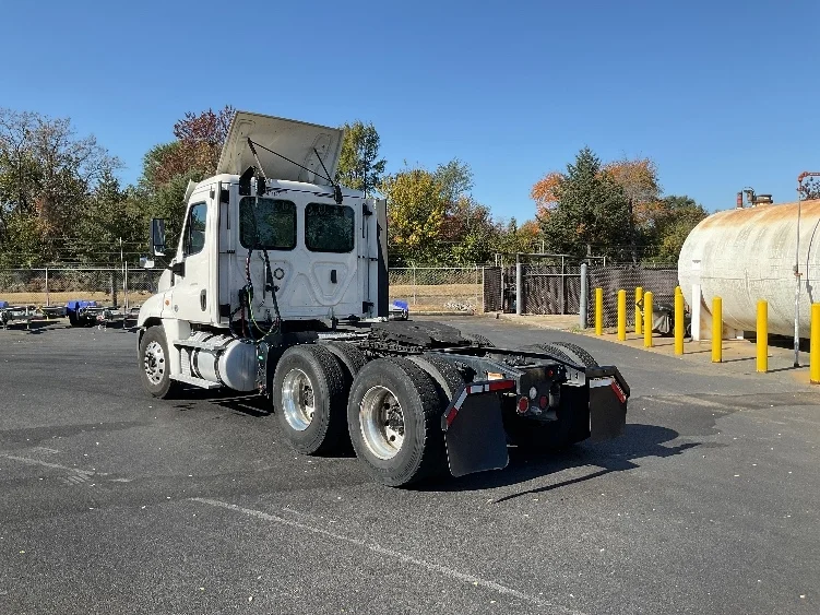 2018 Freightliner Cascadia in Milford, DE — photo 5
