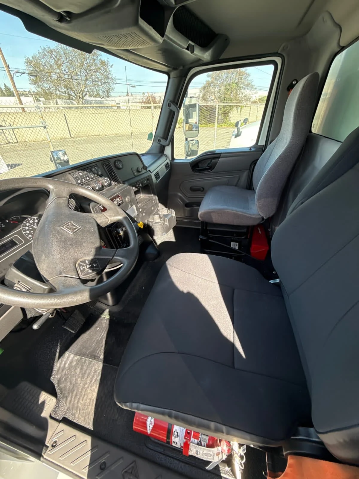 2020 International MV - image 8