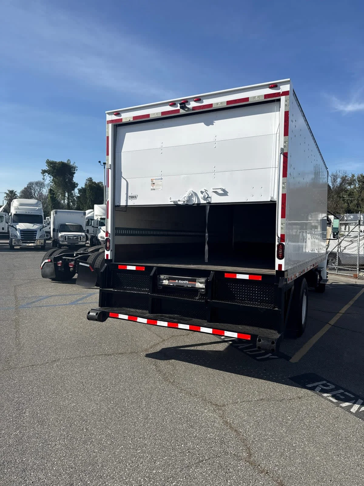 2020 International MV - image 6