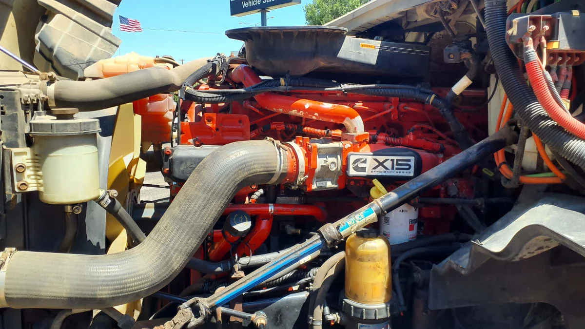 2019 International LT in Bolingbrook, IL — photo 8
