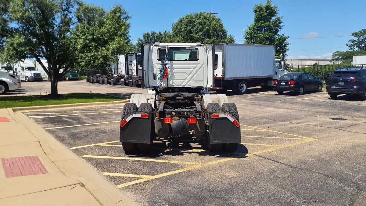 2019 International LT in Bolingbrook, IL — photo 5
