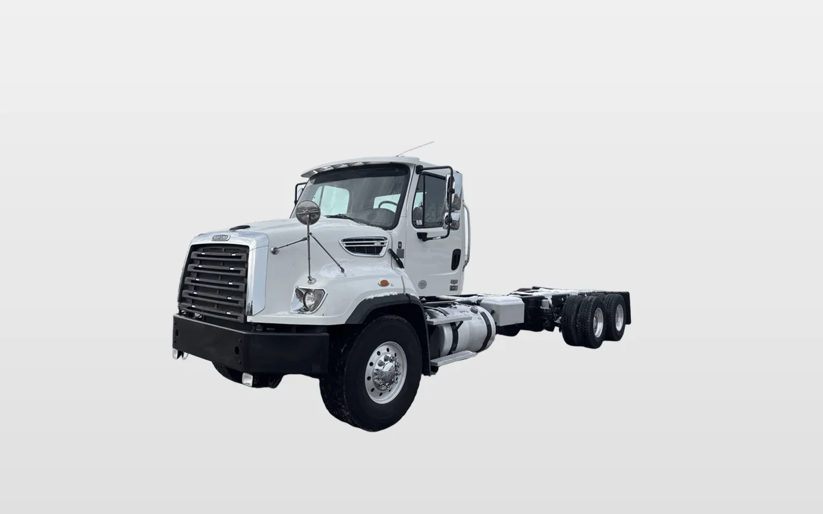2017 Freightliner 114SD - image 1