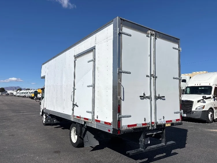 2020 Isuzu NRR - image 6