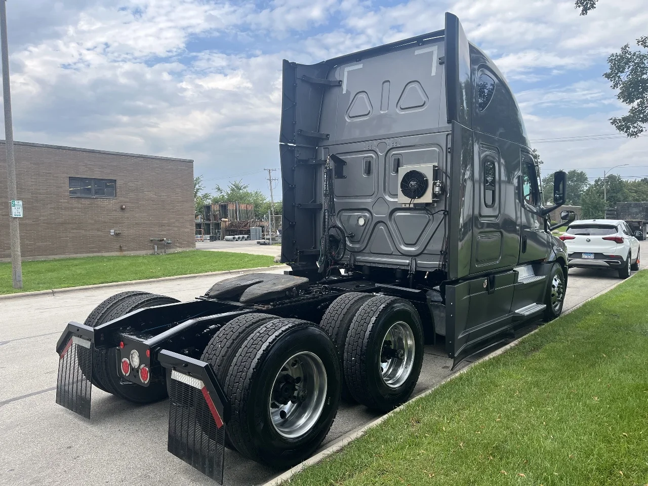 2022 Freightliner Cascadia in York Street Elmhurst, IL — photo 6