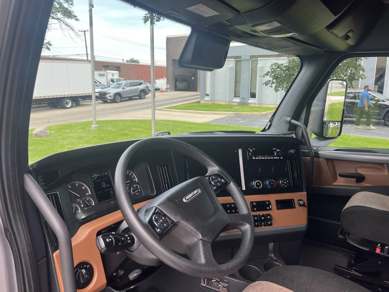 2022 Freightliner Cascadia in York Street Elmhurst, IL — photo 9