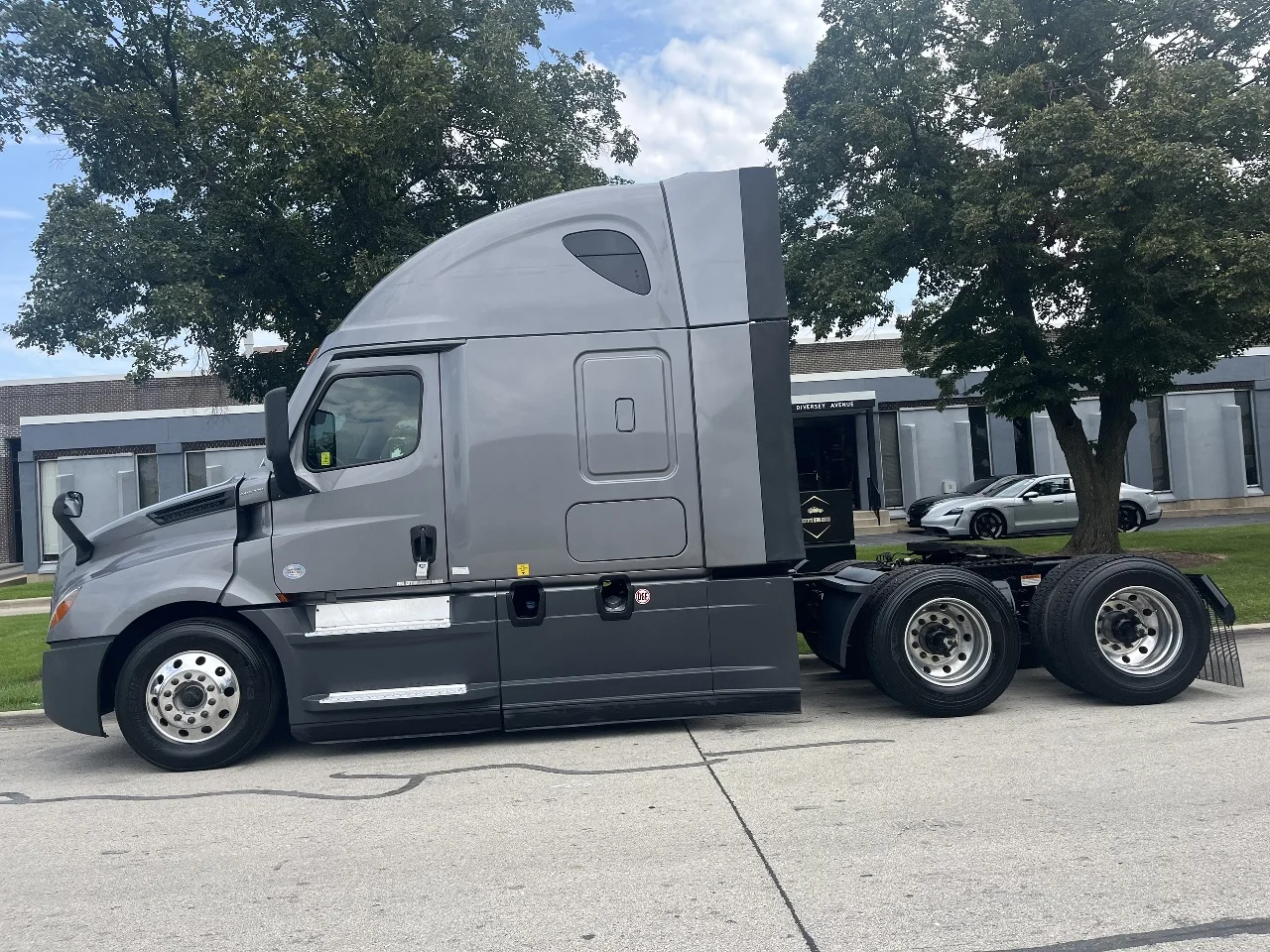 2022 Freightliner Cascadia in York Street Elmhurst, IL — photo 5
