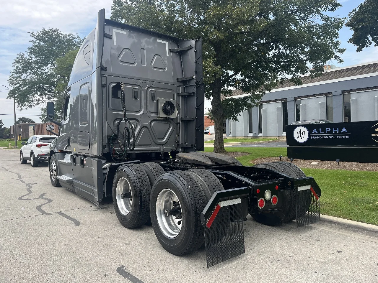 2022 Freightliner Cascadia in York Street Elmhurst, IL — photo 8