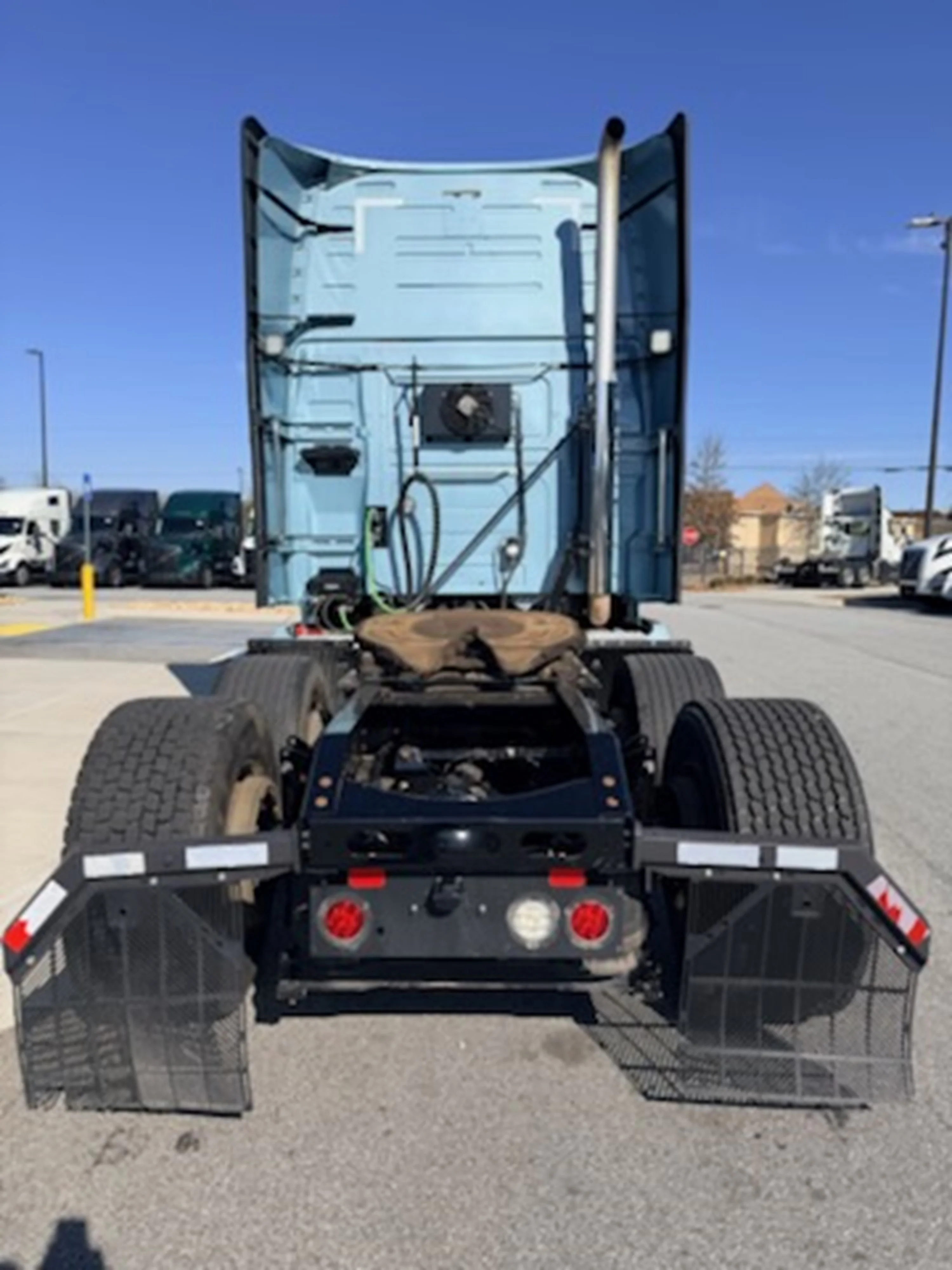 2021 Volvo VNL 760 - image 4