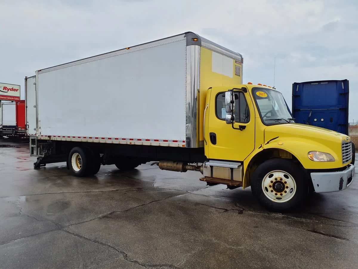 2017 Freightliner M2 106 - image 3