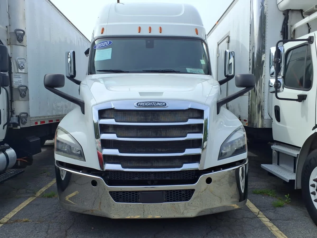 2020 Freightliner Cascadia in Doraville, GA — photo 2
