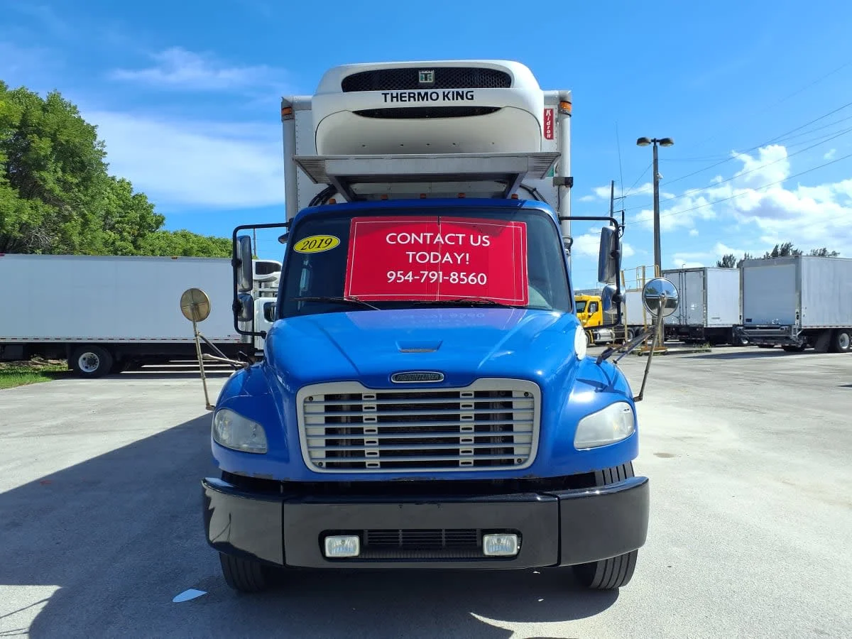 2019 Freightliner M2 106 in Davie, FL — photo 2