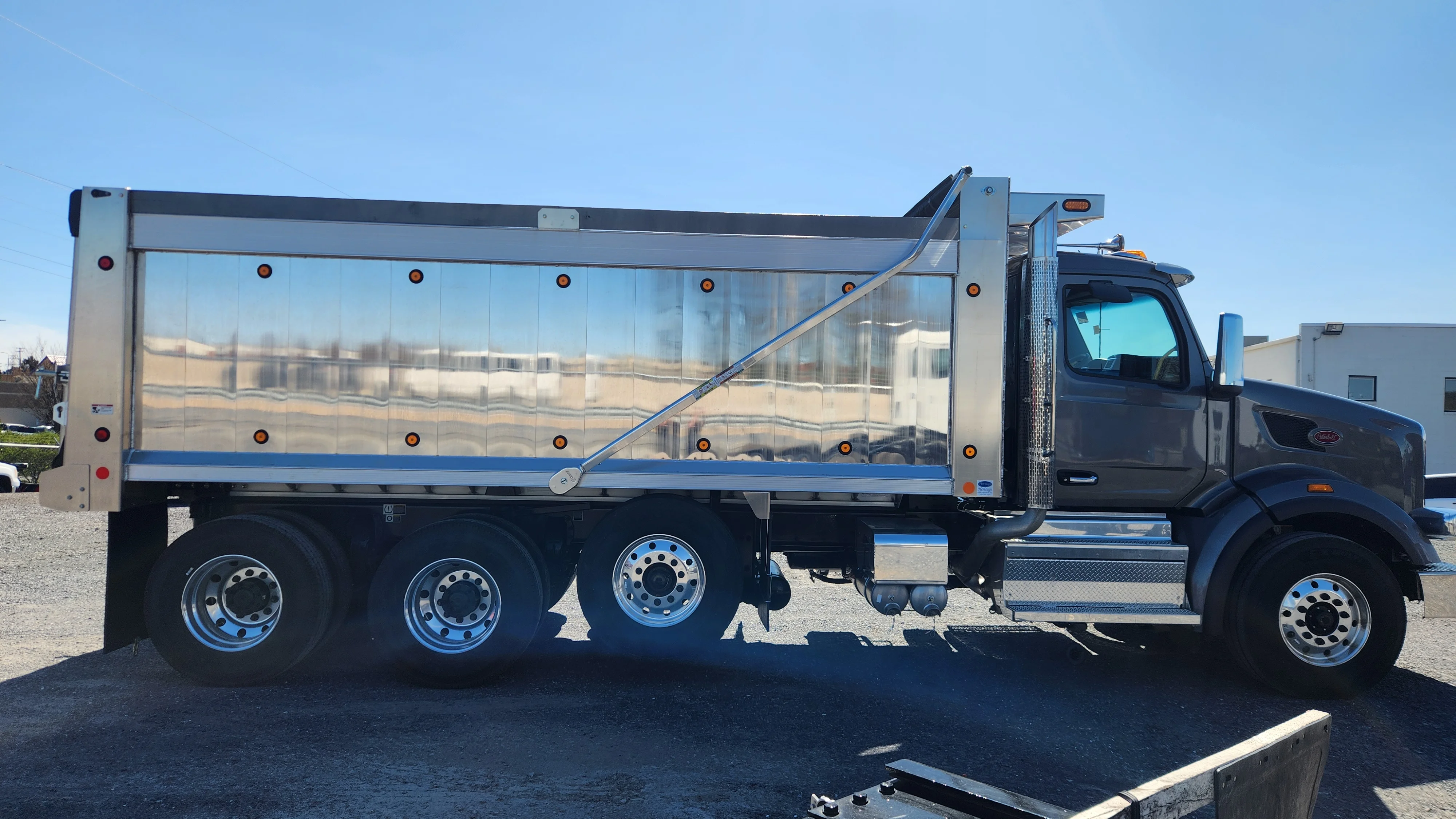 2027 Peterbilt 567 in LANCASTER, PA — photo 4