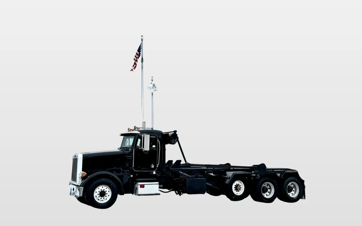 2002 Peterbilt - image 1