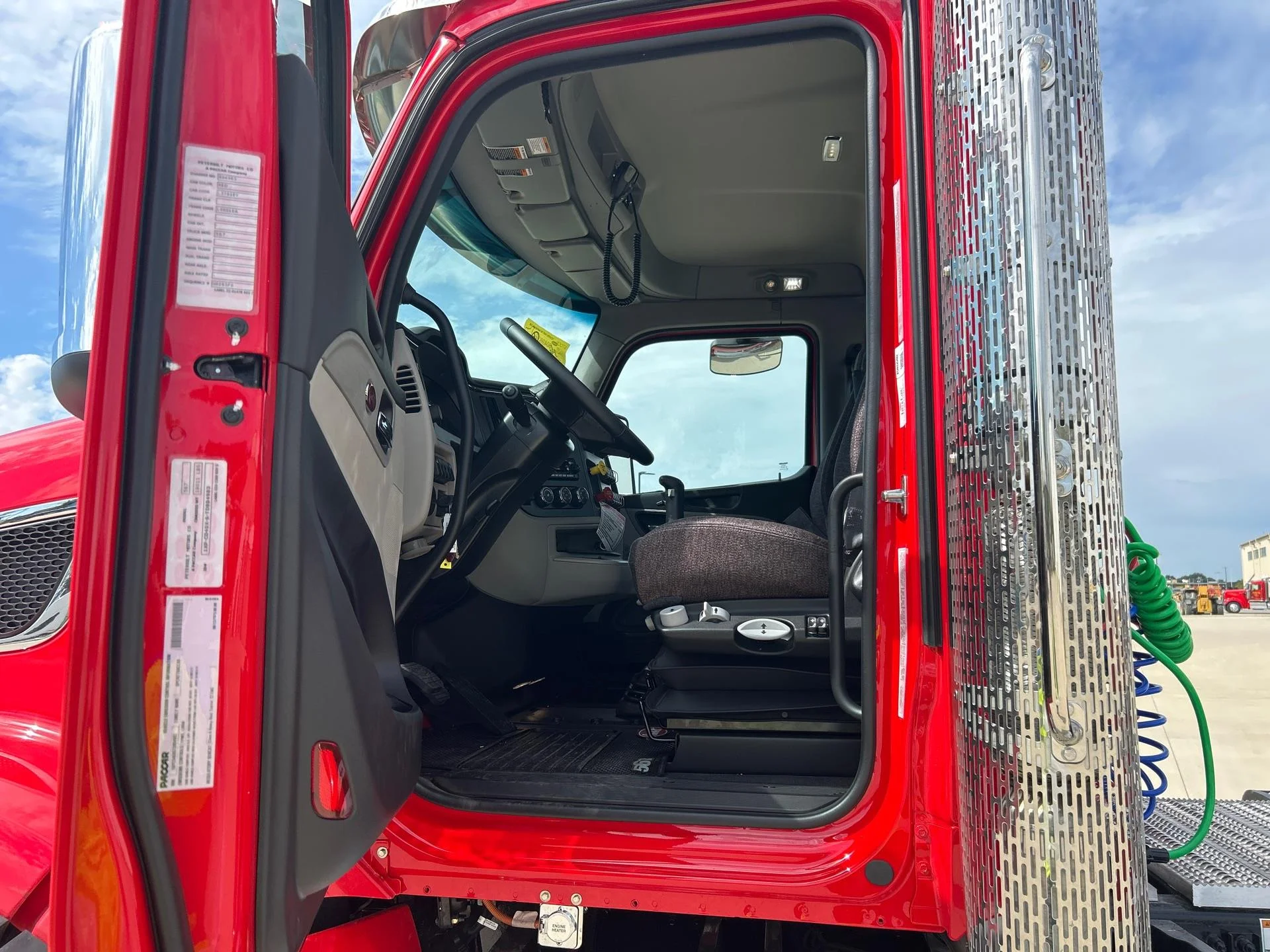 2026 Peterbilt 567 - image 9