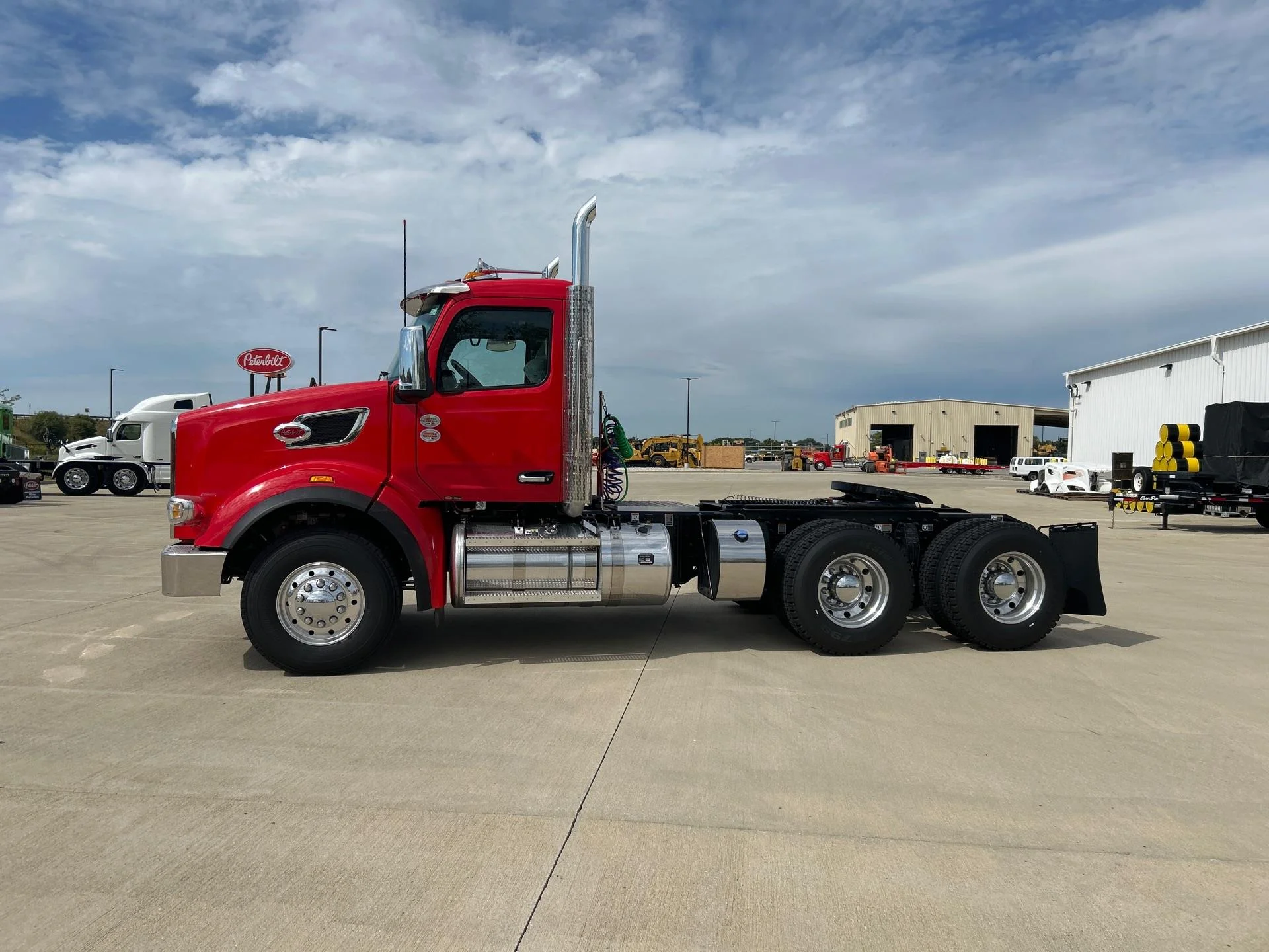 2026 Peterbilt 567 - image 2