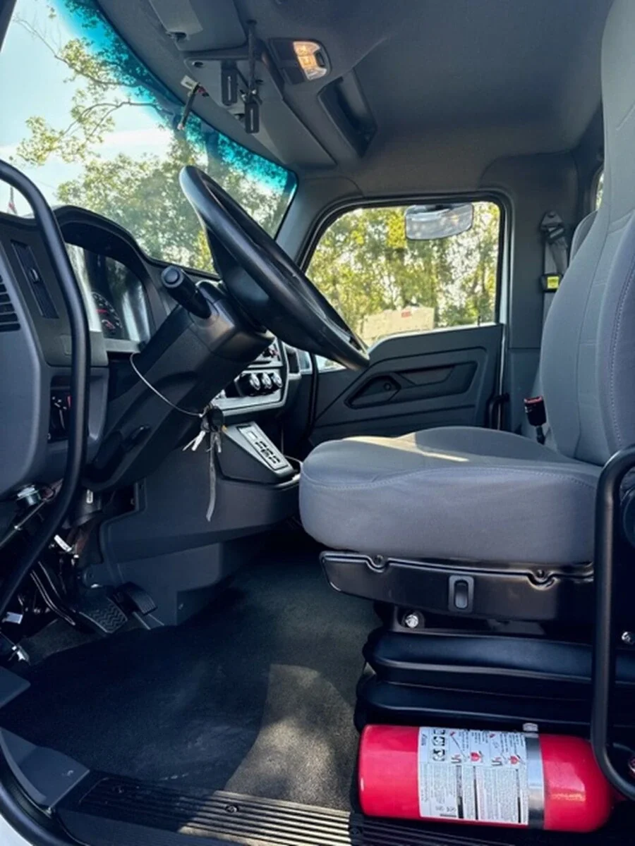 2024 Kenworth T380 - image 9