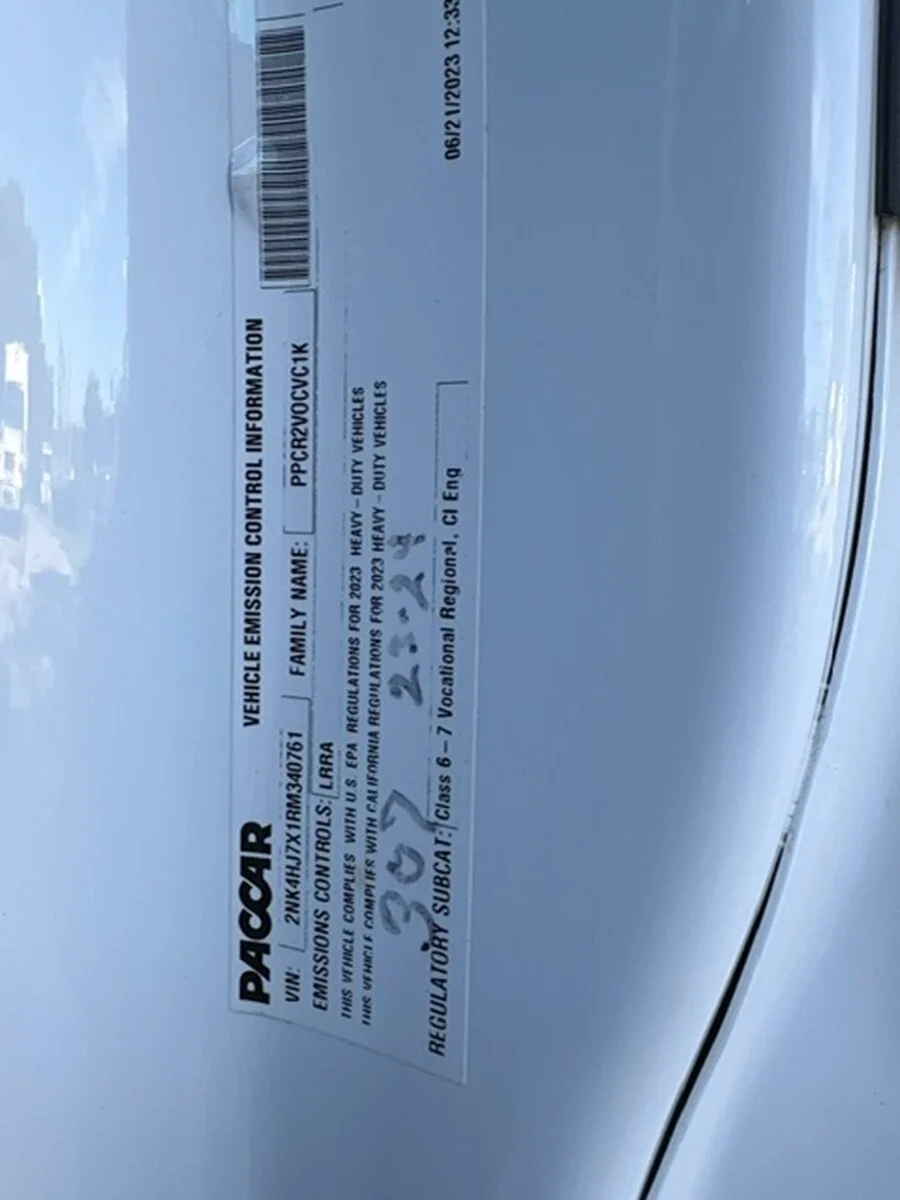 2024 Kenworth T380 - image 11