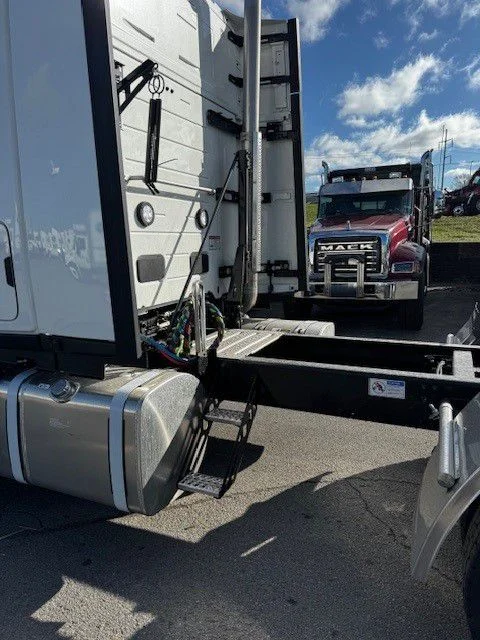 2027 Mack Anthem - image 6