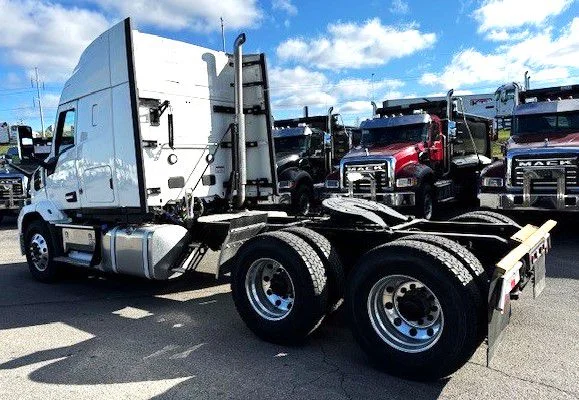 2027 Mack Anthem - image 2