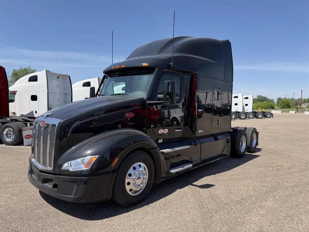 2027 Peterbilt 579 in Eau Claire, WI — photo 12