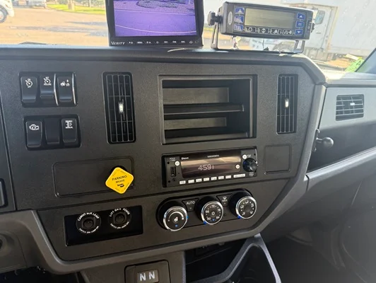2023 Kenworth T380 in Denver, CO — photo 15