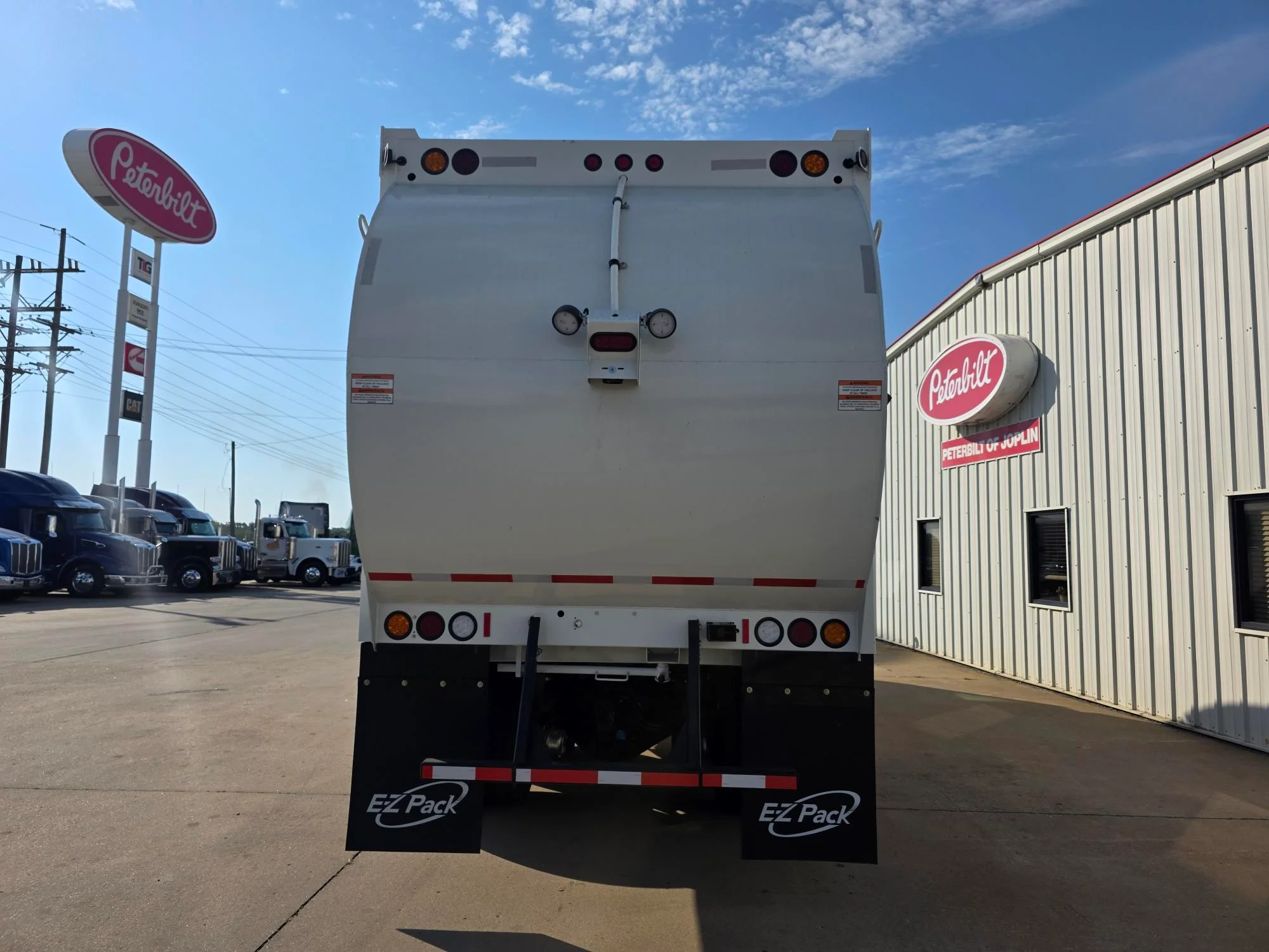 2026 Peterbilt 520 in Fort Smith, AR — photo 4