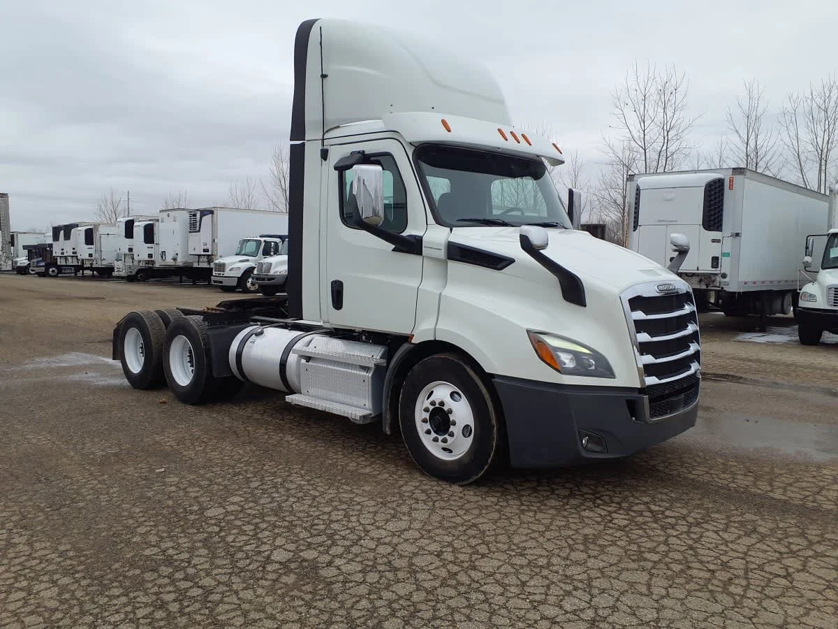 2020 Freightliner Cascadia in Wayland, MI — photo 3