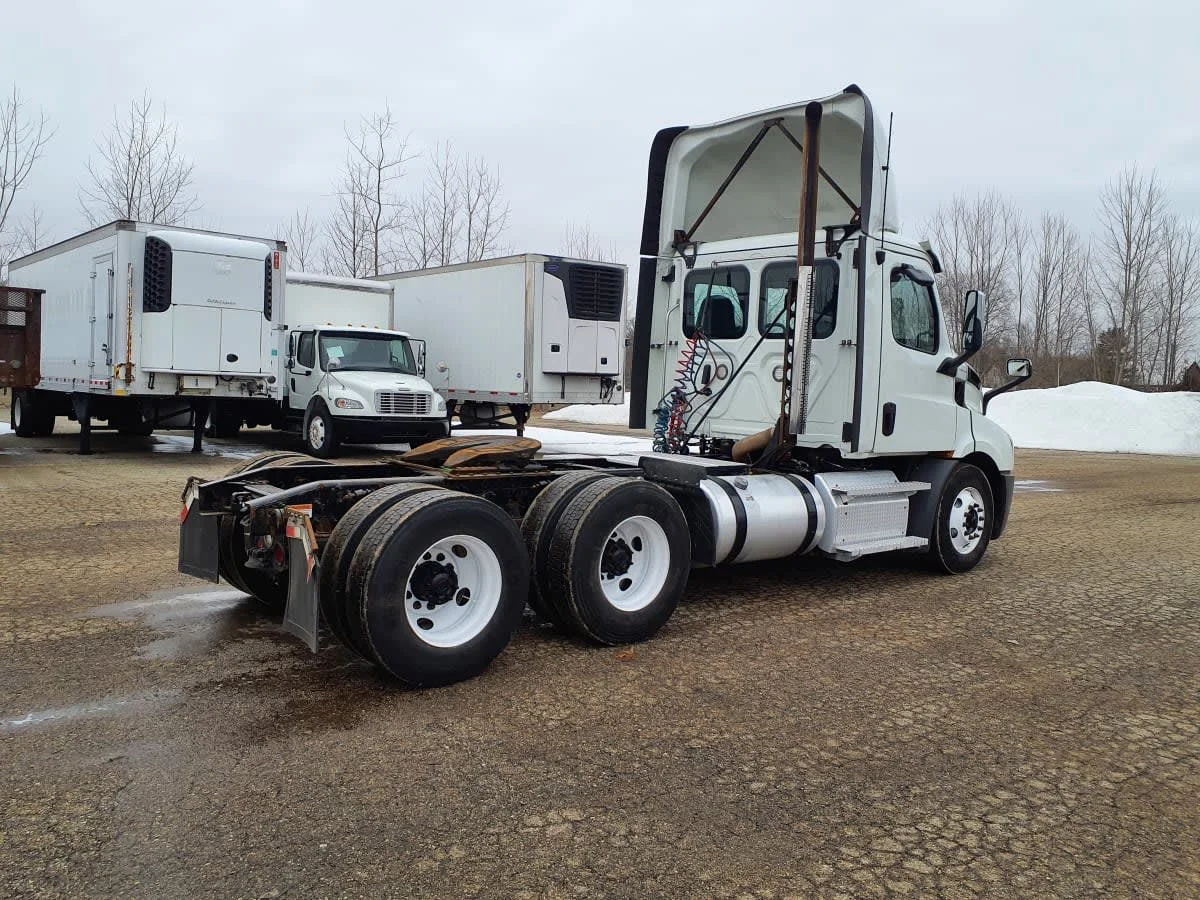2020 Freightliner Cascadia in Wayland, MI — photo 4