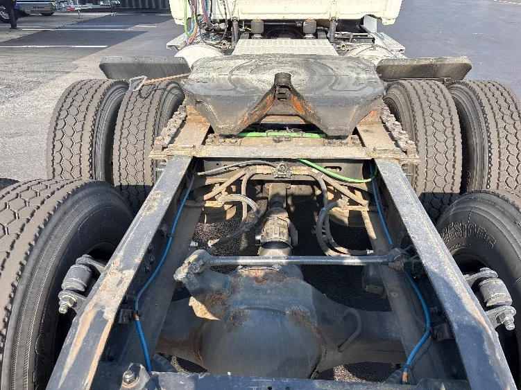 2020 Freightliner Cascadia - image 6