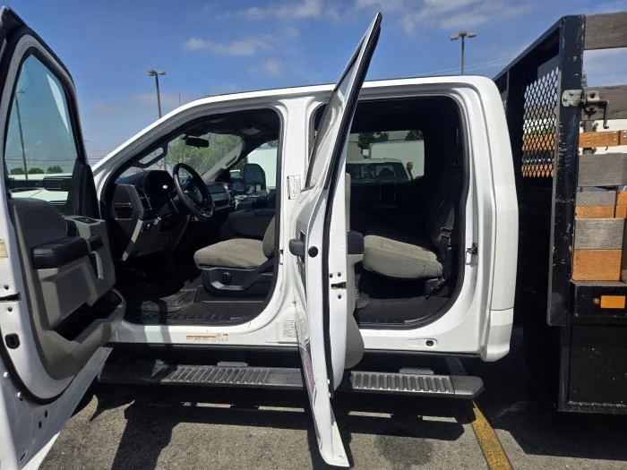 2020 Ford F-550 — photo 8