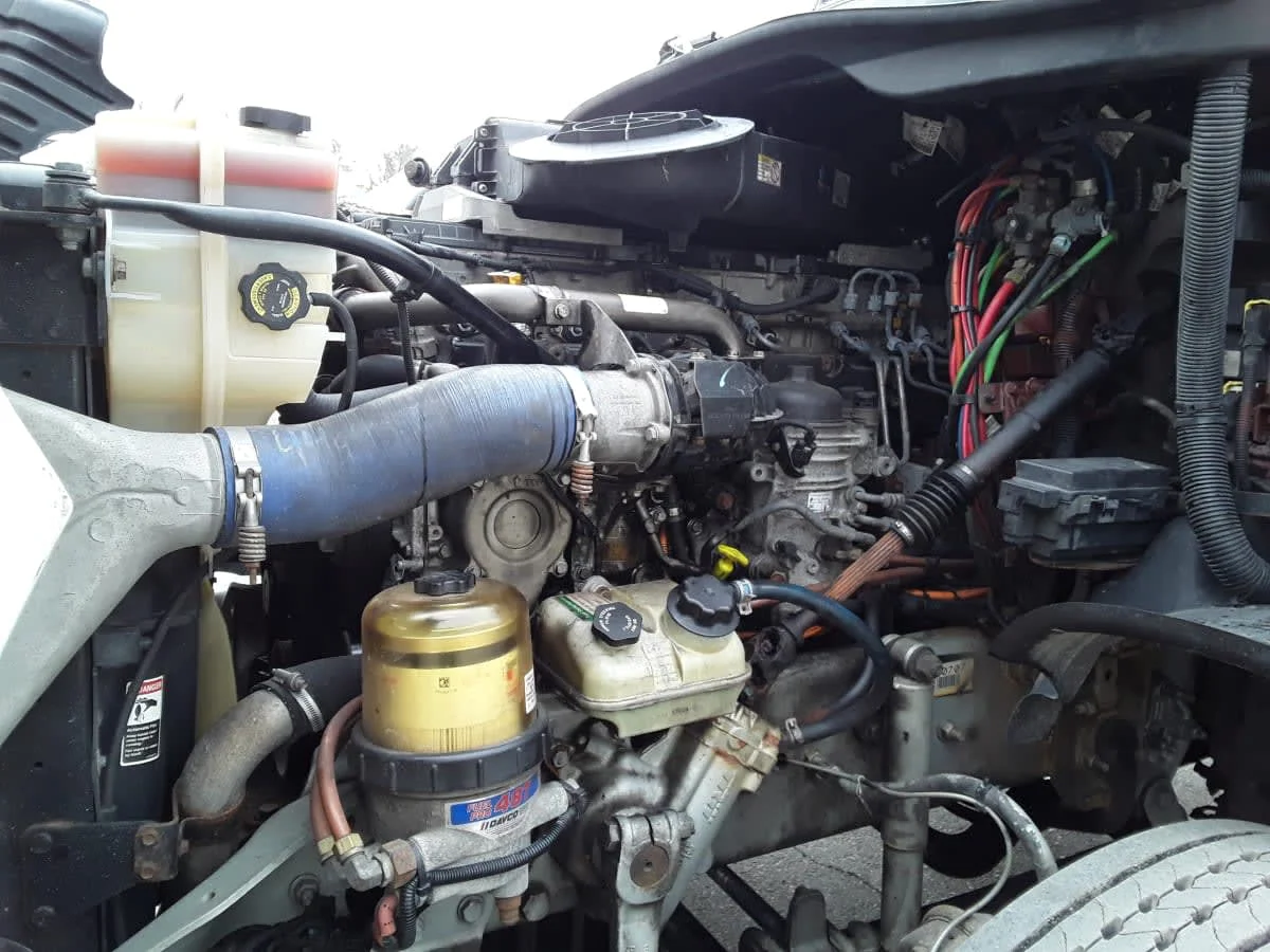 2019 Freightliner Cascadia - image 8