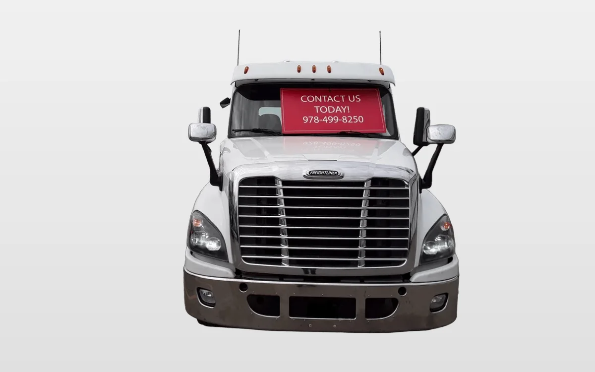 2019 Freightliner Cascadia - image 1