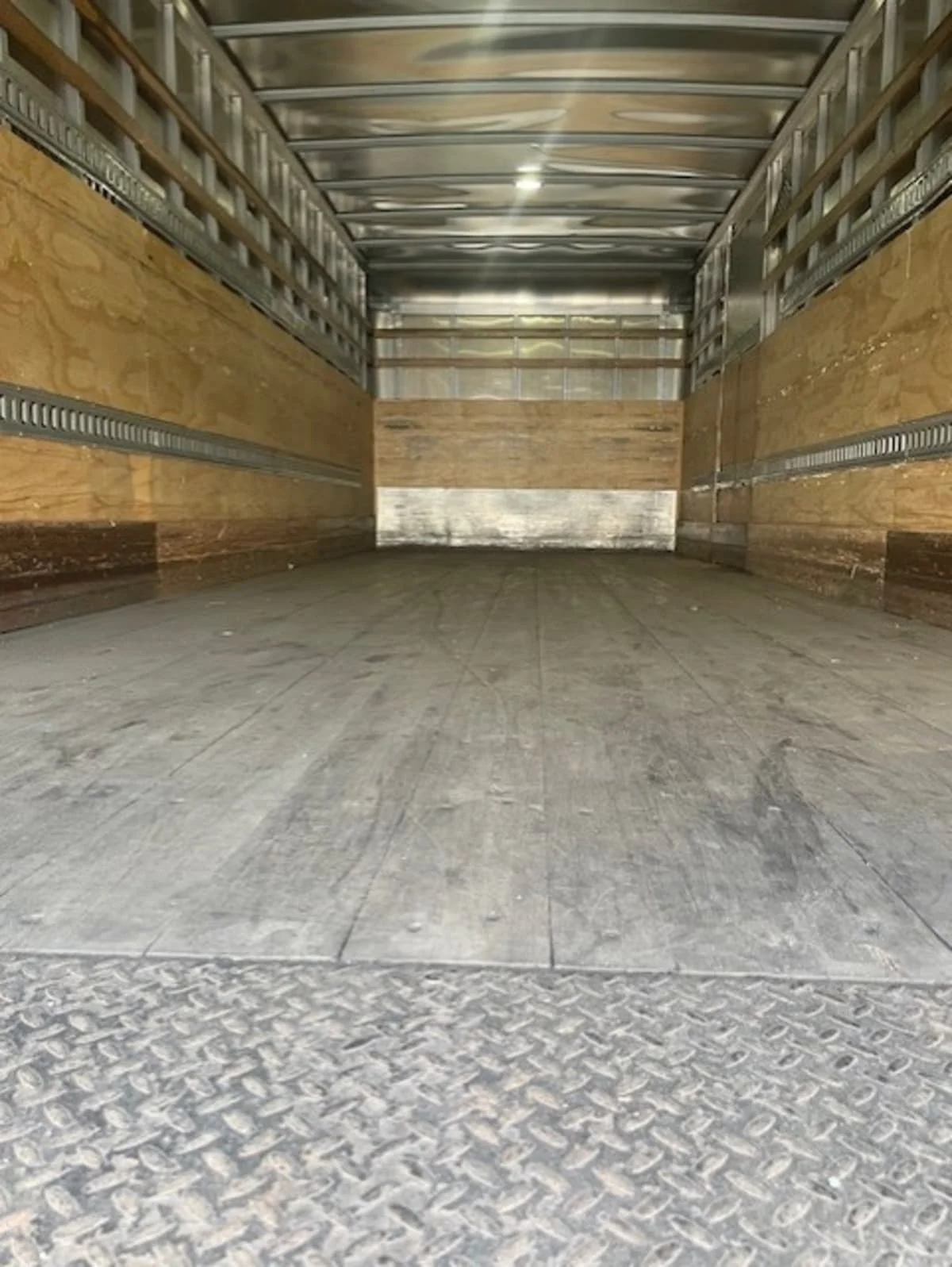 2018 International 4300 - image 8