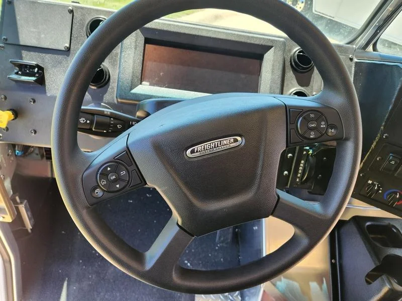 2027 Freightliner in Walton, KY — photo 16