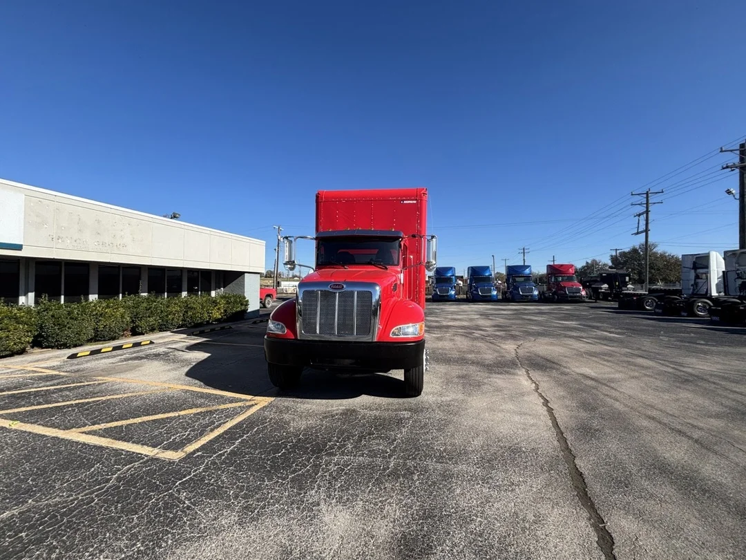 2020 Peterbilt 348 - image 3