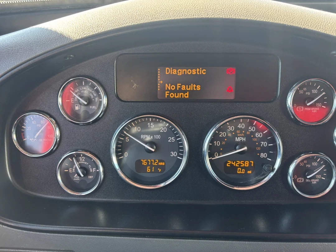 2020 Peterbilt 348 - image 13